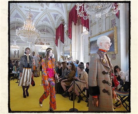 gucci sfilata firenze 2017|Gucci Cruise 2018: le star e l'evento .